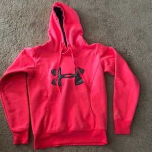 Neon pink under armour sweatshirt